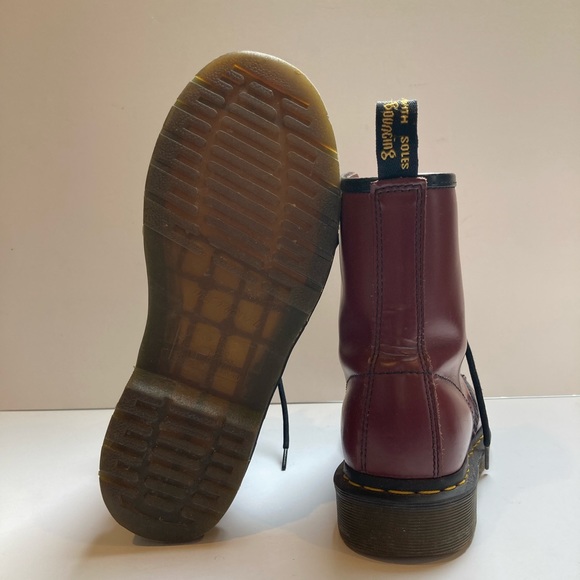 Dr. Martens 1460 SMOOTH LEATHER LACE UP BOOTS in Cherry 🍒 Red - Picture 7 of 13